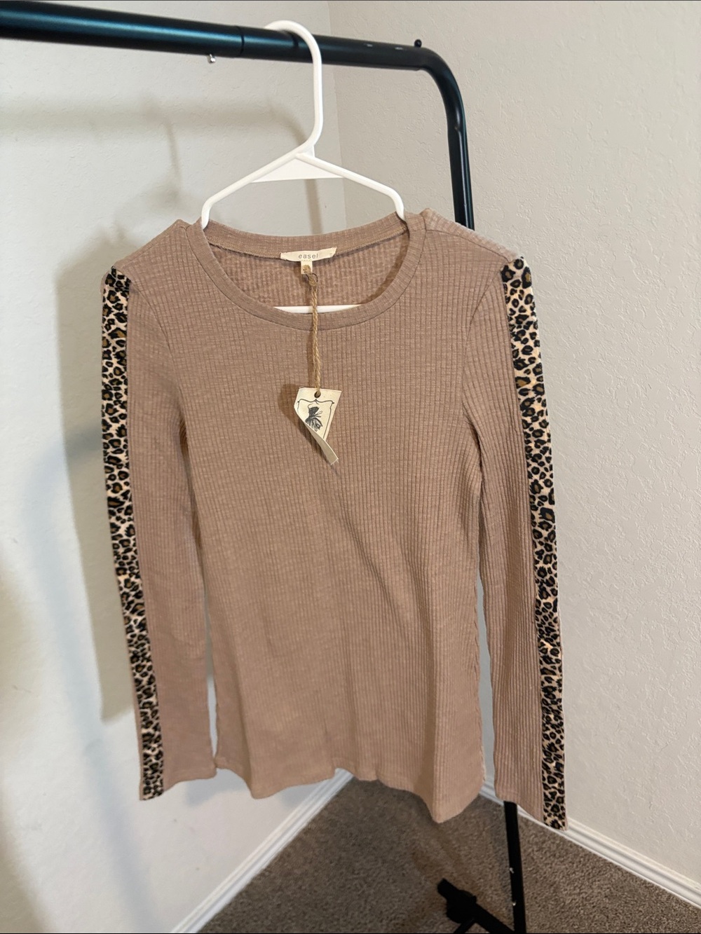 Easel Tan Ribbed Long-Sleeve Tee with Leopard-Trim Sleeves